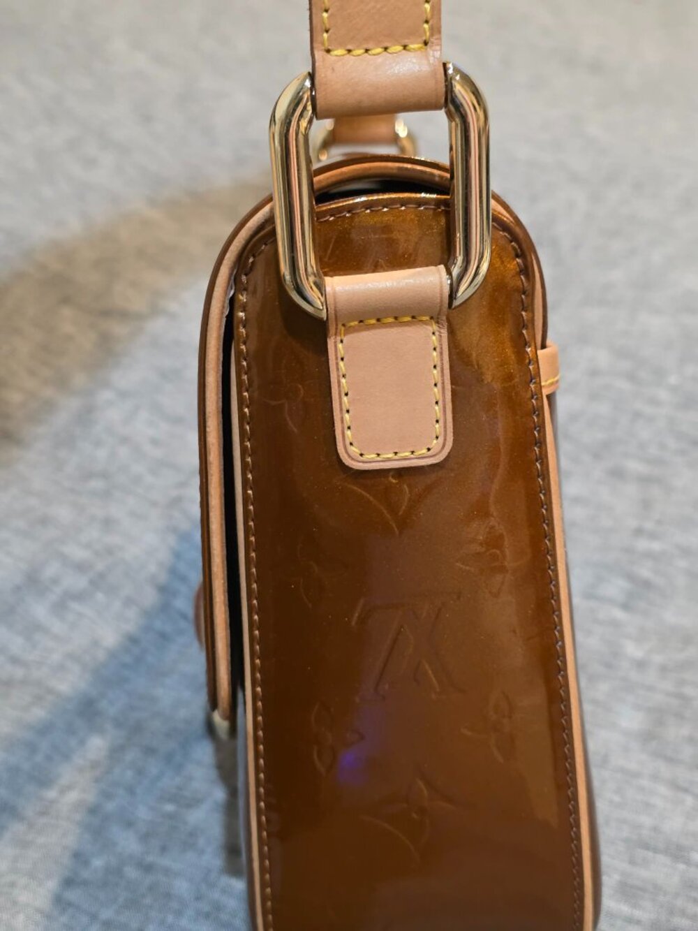 Louis Vuitton Christie Cross body purse - Picture 13 of 14